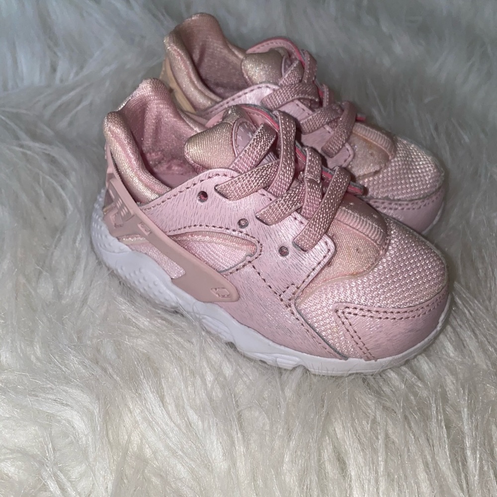 Babygirl Nike Huarache shoes
